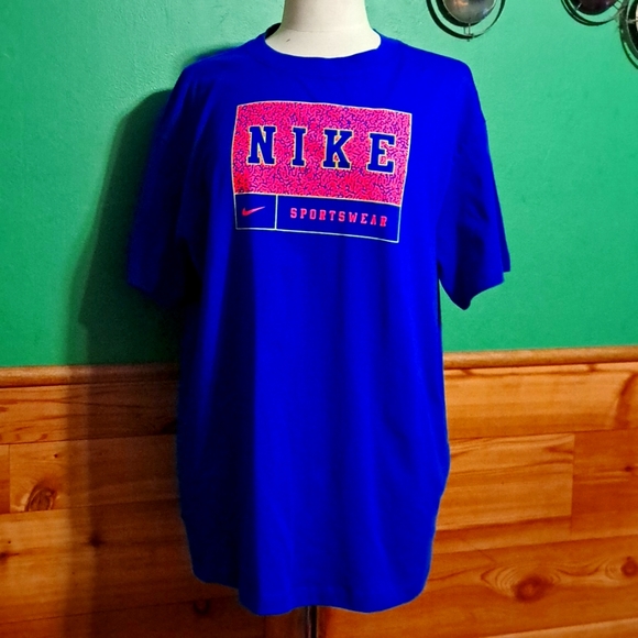 Nike Tee Shirt - Picture 1 of 6
